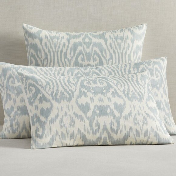 Ava Ikat Queen Duvet Cover,  with 4 shams, Pottery Barn, - Picture 5 of 8